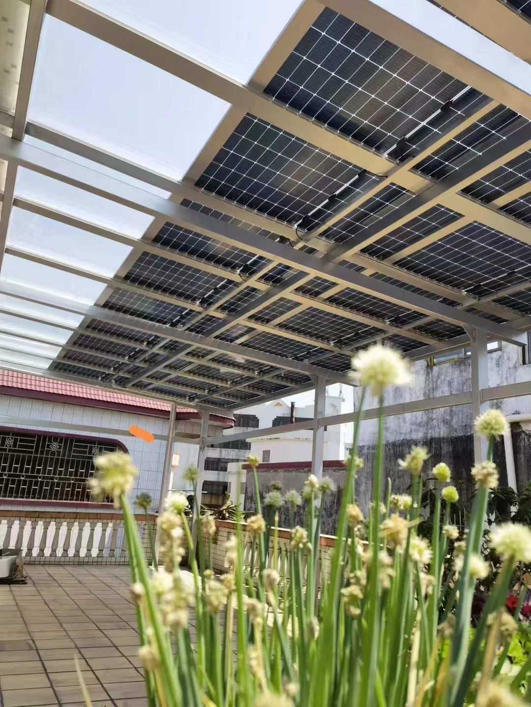 弥勒别墅家用屋顶太阳能发电系统安装